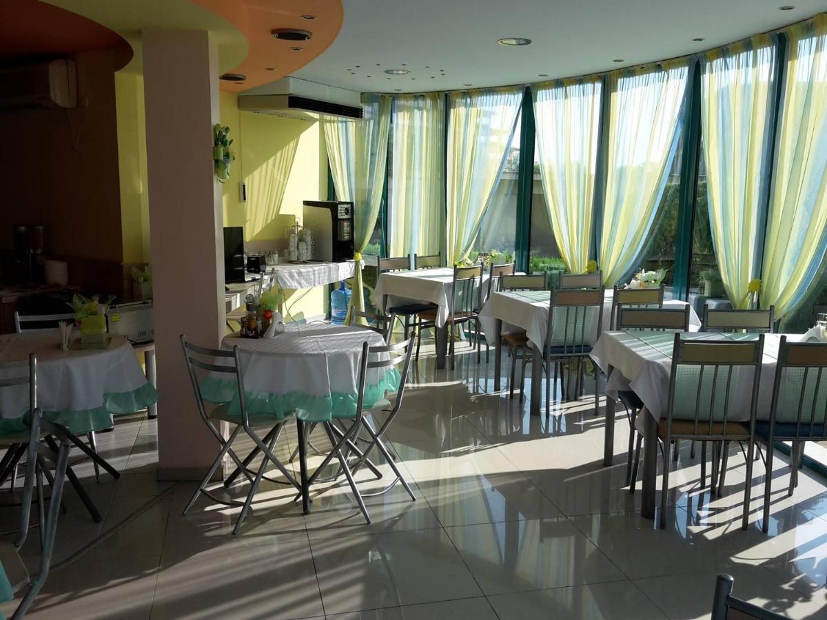 Sania Hotell Obzor Exteriör bild