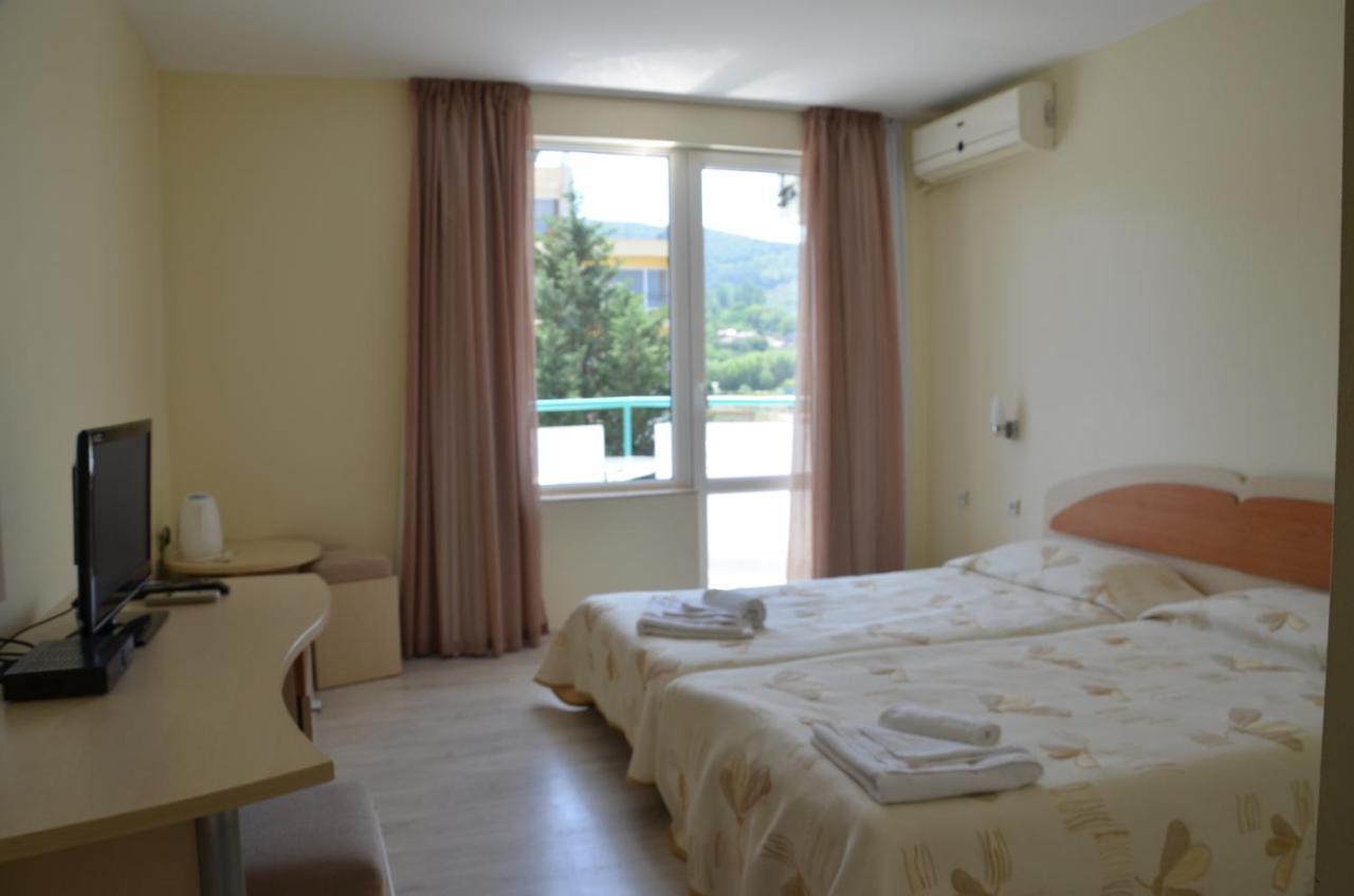 Sania Hotell Obzor Exteriör bild